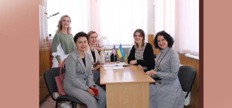 Вітаємо Уінстон Пеннібекер, стипендіатку Програми імені Фулбрайта, на факультеті іноземної філології! Вітаємо Уінстон Пеннібекер, стипендіатку Програми імені Фулбрайта, на факультеті іноземної філології!