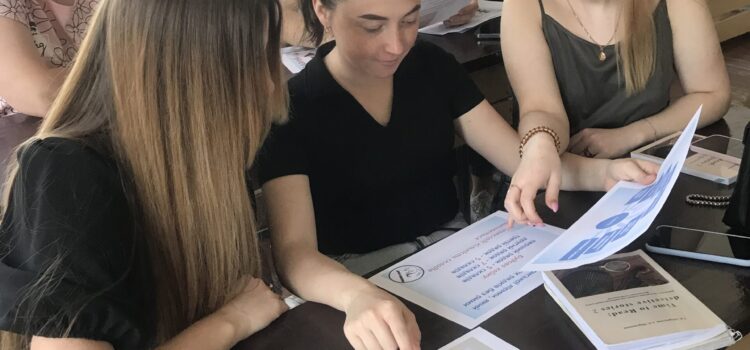 Продовжуємо навчатись у фахівців-практиків! Продовжуємо навчатись у фахівців-практиків!