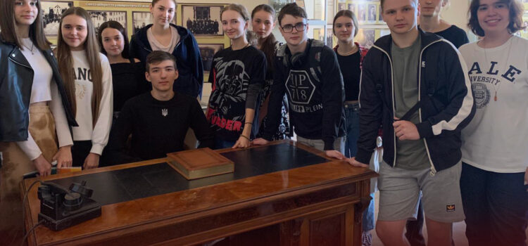 Перші тижні навчання: враження першокурсників факультету іноземної філології