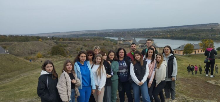 Подорожуємо Україною! Подорожуємо Україною!