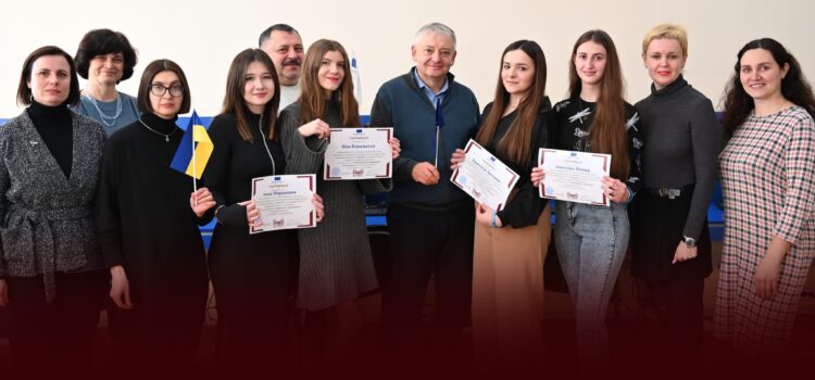 Ректор вручив сертифікати новим еразмусівцям К-ПНУ Ректор вручив сертифікати новим еразмусівцям К-ПНУ
