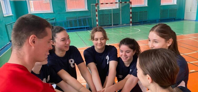 Команда факультету іноземної філології взяла участь у Першості Кам’янець-Подільського національного університету імені Івана Огієнка з паркового волейболу серед жіночих команд Команда факультету іноземної філології взяла участь у Першості Кам’янець-Подільського національного університету імені Івана Огієнка з паркового волейболу серед жіночих команд
