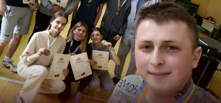 Першокурсниці гідно представили факультет у відкритій командній першості Кам’янець-Подільського національного університету імені Івана Огієнка з тенісу настільного Першокурсниці гідно представили факультет у відкритій командній першості Кам’янець-Подільського національного університету імені Івана Огієнка з тенісу настільного