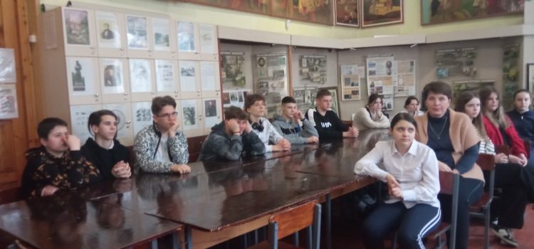 Знайомство школярів ліцею №2 з творчістю Вільяма Сомерсета Моема Знайомство школярів ліцею №2 з творчістю Вільяма Сомерсета Моема